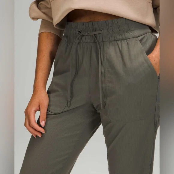 Lululemon Beyond The Studio Jogger - Picture 5 of 10